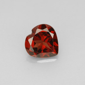 Granada almandina vermelho natural 1,32ct, formato de coração, VS