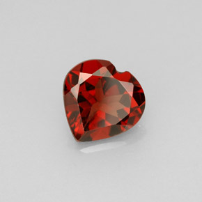 Granada almandina vermelho natural 1,32ct, formato de coração, VS