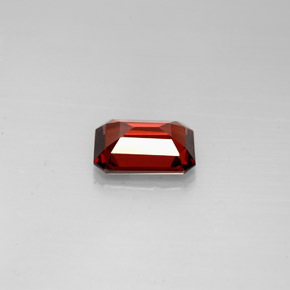Granada Almandina Vermelho escuro Natural 0,91ct, Corte Esmeralda, VVS-VS