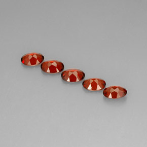 Pedras preciosas de granada almandina vermelho natural de  ct, corte oval, VS