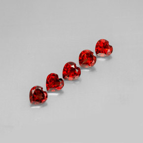 Pedras preciosas de Granada Almandina Vermelho escuro natural de  ct, Formato de coração, VS
