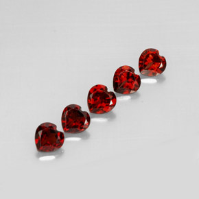 Pedras preciosas de Granada Almandina Vermelho escuro natural de  ct, Formato de coração, VS