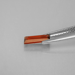 Granada Almandina Laranja Vermelho Natural 0.71ct, baguete, VS