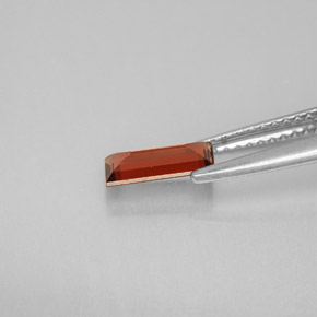 Granada almandina laranja avermelhado natural 0,73ct, baguete, VS