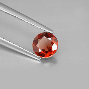 Granada Almandina Vermelho escuro Natural 0.78ct, Corte Redondo, VVS-VS