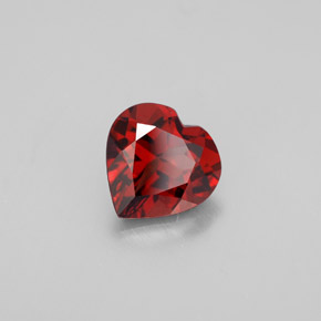 Granada almandina vermelho natural 1,55ct, formato de coração, VS