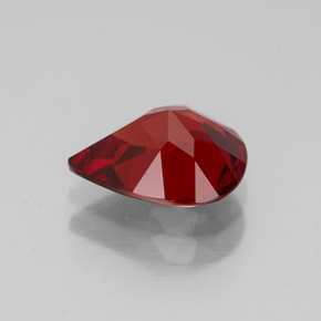 Granada almandina vermelho natural 1,84ct, formato de pêra, VS