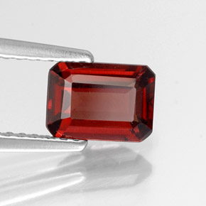 Granada almandina vermelho natural 1,28ct, corte esmeralda, VS