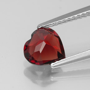 Granada Almandina Vermelho escuro Natural 1.33ct, Formato de coração, VVS