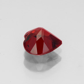 Granada Almandina Vermelho escuro Natural 1.39ct, Formato de coração, VVS