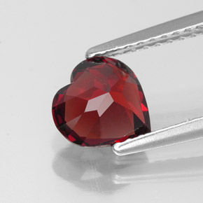 Granada almandina vermelho natural 1,33ct, formato de coração, VVS