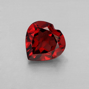 Granada almandina vermelho natural 1,55ct, formato de coração, VVS-VS