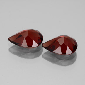 Pedras preciosas de granada almandina vermelho natural de  ct, formato de pêra, VVS-VS