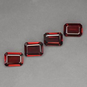 Pedras preciosas de Granada Almandina Vermelho escuro natural de  ct, Corte Esmeralda, VVS