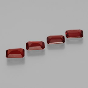 Pedras preciosas de Granada Almandina Vermelho escuro natural de  ct, Corte Esmeralda, VVS-VS