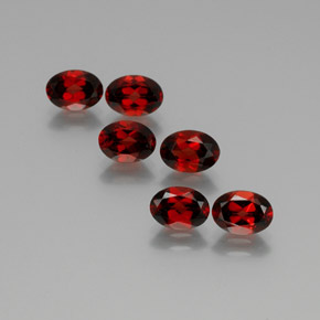 Pedras preciosas de Granada Almandina Vermelho escuro natural de 5.88 ct, Corte Oval, VS