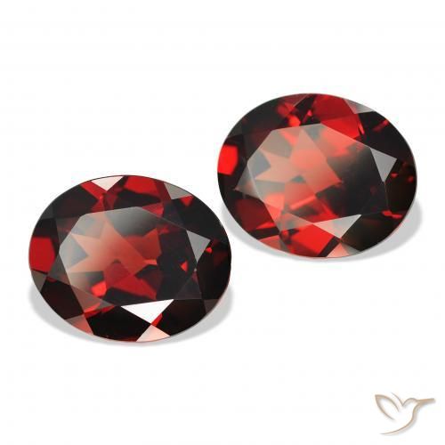 Pedras preciosas de Granada Almandina Vermelho escuro natural de 7.82 ct, oval, VVS-VS