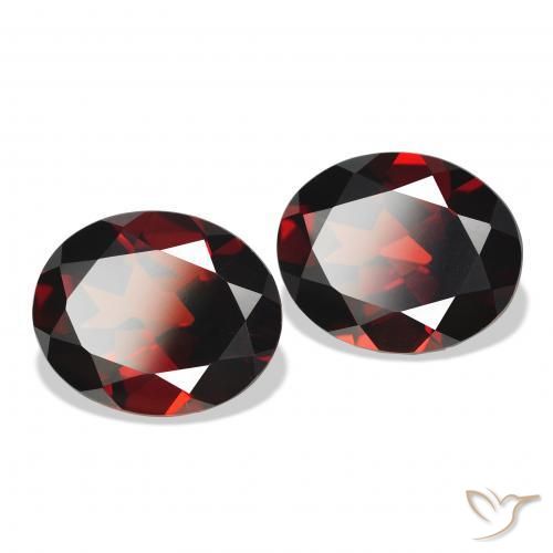 Pedras preciosas de Granada Almandina Vermelho escuro natural de 7.55 ct, oval, VVS-VS