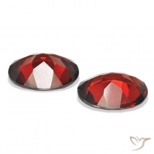 Pedras preciosas de Granada Almandina Vermelho escuro natural de 7.28 ct, oval, VVS-VS
