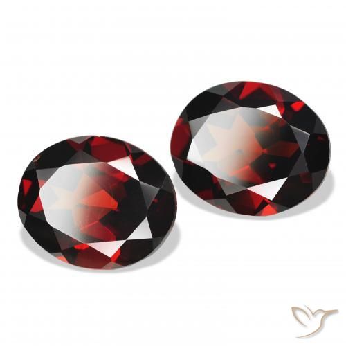 Pedras preciosas de Granada Almandina Vermelho escuro natural de 7.53 ct, oval, VVS-VS