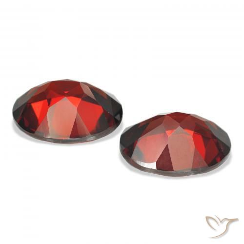 Pedras preciosas de Granada Almandina Vermelho escuro natural de 7.87 ct, oval, VS