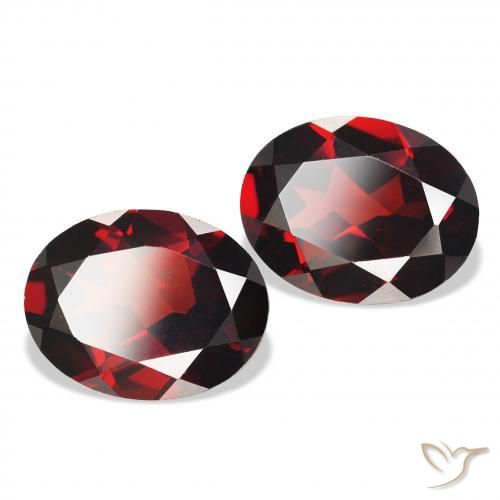 Pedras preciosas de Granada Almandina Vermelho escuro natural de 4.26 ct, oval, VVS-VS