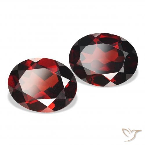 Pedras preciosas de Granada Almandina Vermelho Sangue Profundo natural de 4.17 ct, oval, VVS-VS