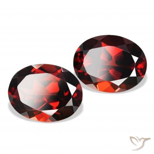 Pedras preciosas de Granada Almandina Vermelho Sangue Profundo natural de 4.79 ct, oval, VS