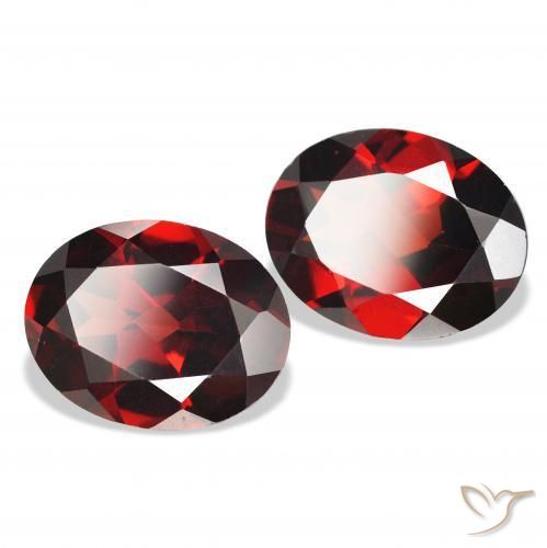 Pedras preciosas de Granada Almandina Vermelho Sangue Profundo natural de 4.16 ct, oval, VS