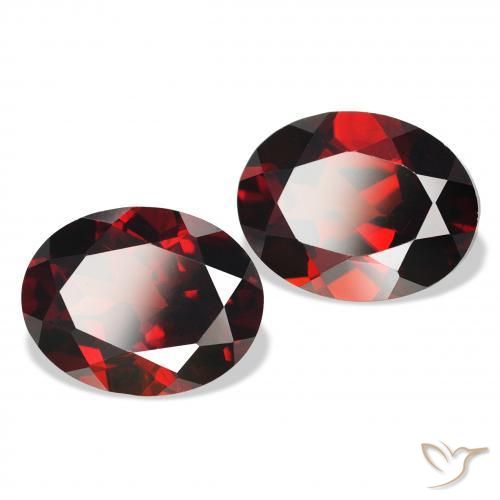 Pedras preciosas de Granada Almandina Vermelho escuro natural de 4.72 ct, oval, VS