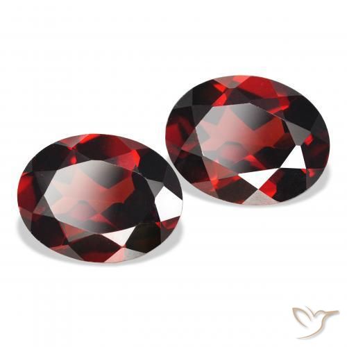 Pedras preciosas de Granada Almandina Vermelho escuro natural de 4.43 ct, oval, VS