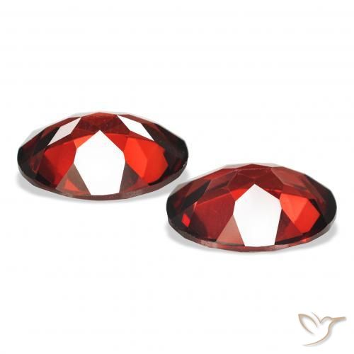 Pedras preciosas de Granada Almandina Vermelho escuro natural de 4.09 ct, oval, VS