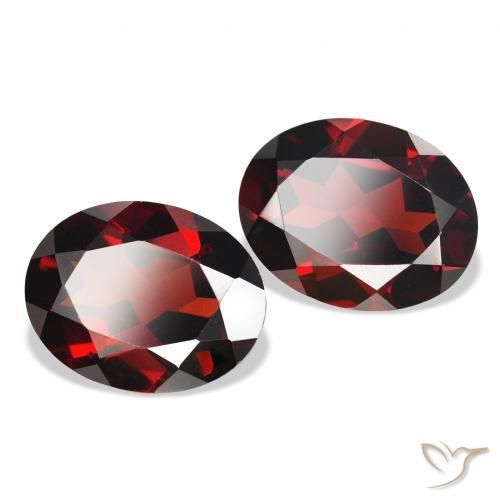 Pedras preciosas de Granada Almandina Vermelho Sangue Profundo natural de 4.01 ct, oval, VS