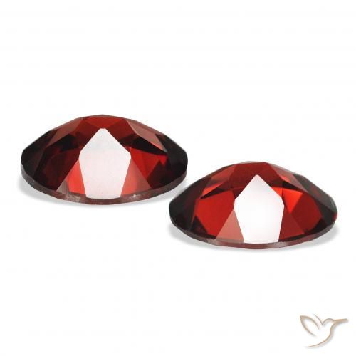 Pedras preciosas de Granada Almandina Vermelho escuro natural de 3.88 ct, oval, VS