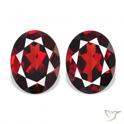 4.23ctw Natural Deep Blood Red Almandine Garnet, Oval, VVS-VS