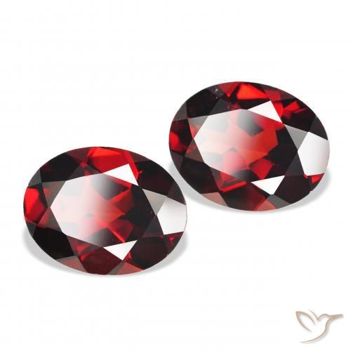 Pedras preciosas de Granada Almandina Vermelho Sangue Profundo natural de 4.23 ct, oval, VVS-VS