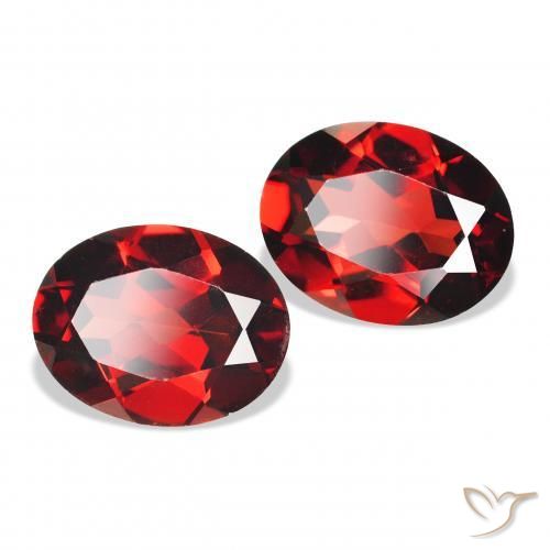 Pedras preciosas de Granada Almandina Vermelho escuro natural de 4.33 ct, oval, VS