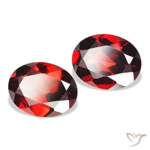 Pedras preciosas de Granada Almandina Vermelho escuro natural de 3.99 ct, oval, VVS-VS