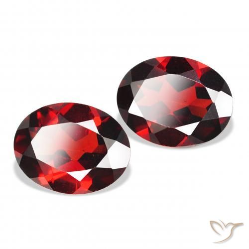 Pedras preciosas de Granada Almandina Vermelho escuro natural de 4.46 ct, oval, VS