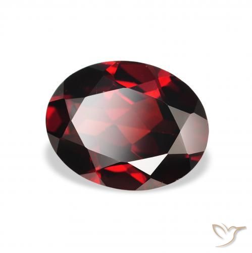 Granada Almandina Vermelho Sangue Profundo Natural 2.14ct, oval, VS