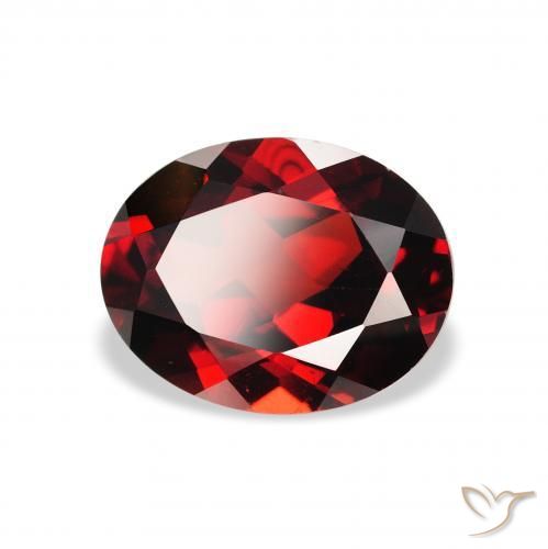 Granada Almandina Vermelho Sangue Profundo Natural 2.38ct, oval, VS