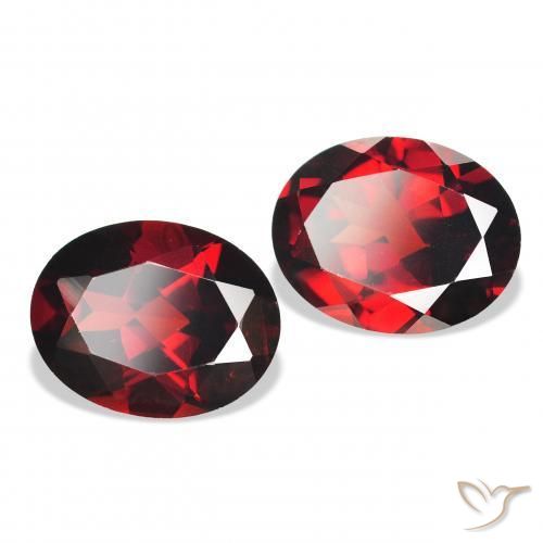 Pedras preciosas de Granada Almandina Vermelho escuro natural de 4.27 ct, oval, VVS-VS