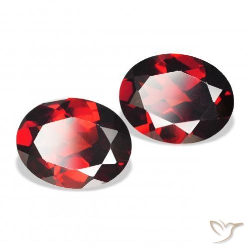 Pedras preciosas de Granada Almandina Vermelho escuro natural de 4.16 ct, oval, VVS-VS