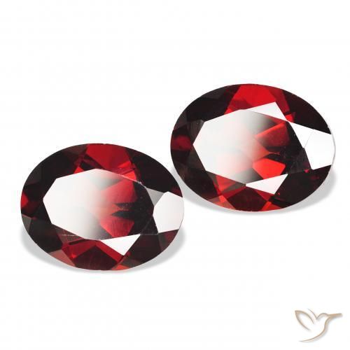 Pedras preciosas de Granada Almandina Vermelho Sangue Profundo natural de 4.41 ct, oval, VVS-VS