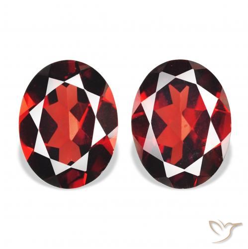 3.85ctw Natural Vermelho Sangue Profundo Granada Almandina, oval, VVS-VS