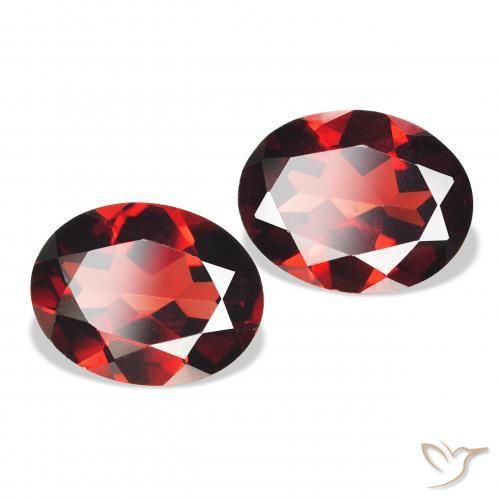 Pedras preciosas de Granada Almandina Vermelho Sangue Profundo natural de 3.85 ct, oval, VVS-VS