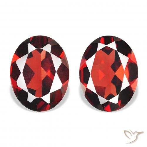 3.95ctw Natural Vermelho escuro Granada Almandina, oval, VVS-VS