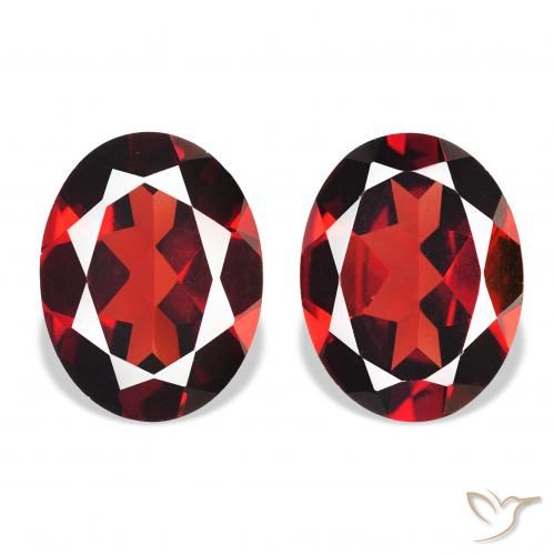 3.98ctw Natural Vermelho Sangue Profundo Granada Almandina, oval, VVS-VS