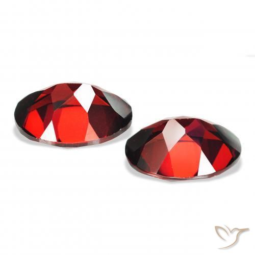 Pedras preciosas de Granada Almandina Vermelho escuro natural de 4.61 ct, oval, VVS-VS
