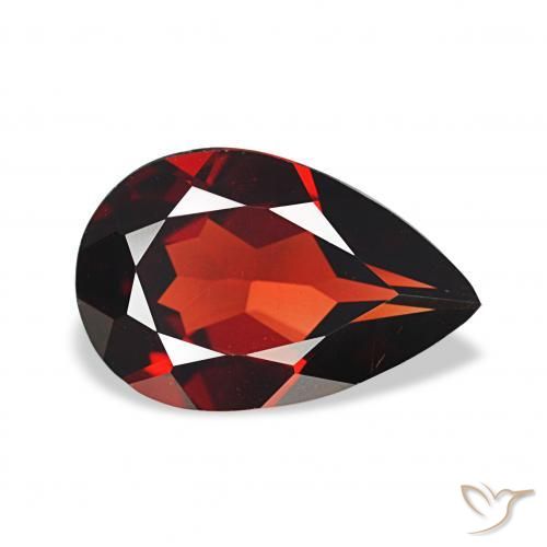 Granada Almandina Vermelho Sangue Profundo Natural 2.71ct, Formato de pêra, VS